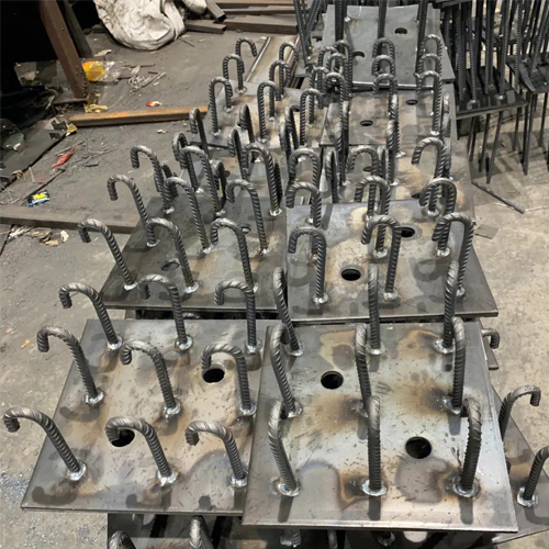 图纸中如何确定蚌埠预埋件的位置？